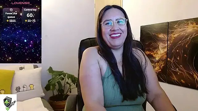 Freechat amalia_brunette on StripChat