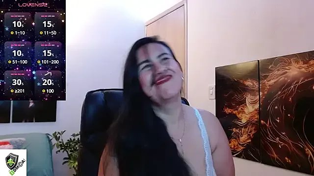 Freechat amalia_brunette on StripChat