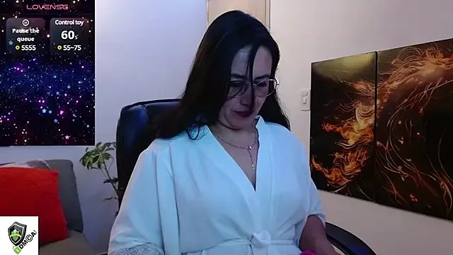 Freechat amalia_brunette on StripChat