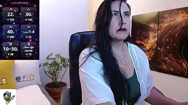 Freechat amalia_brunette on StripChat