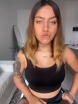 amanda-medrano1 on StripChat