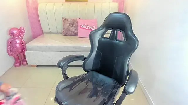 ambar_fox_s on StripChat