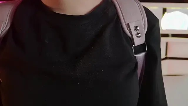 Freechat ambar_rosse25 on StripChat