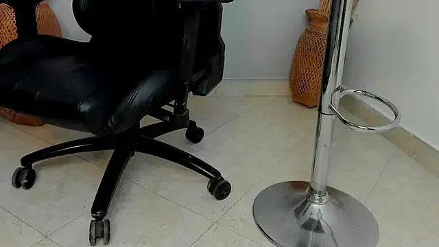 Amelia_Brixton on StripChat