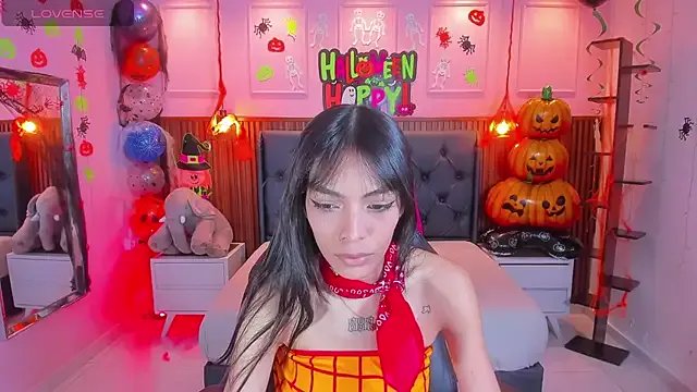 AMELIELEONE on StripChat