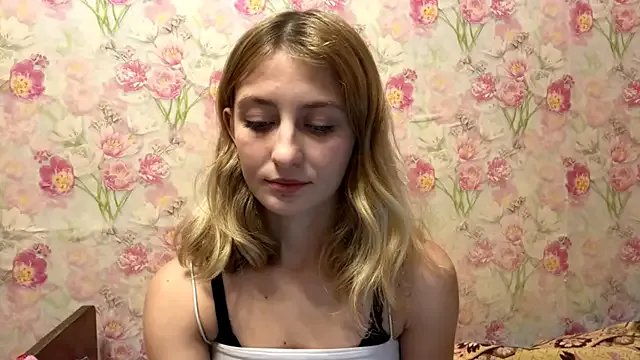 AmeliLia on StripChat