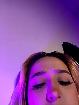 Amorkiss_ on StripChat