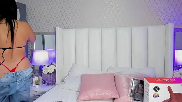 amy-thomson1 — BOUNCE BOOBS