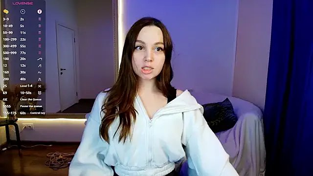 an6elica — shake ass close to cam