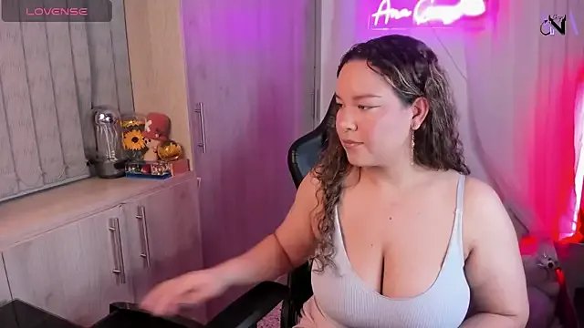 Freechat Anagreys on StripChat