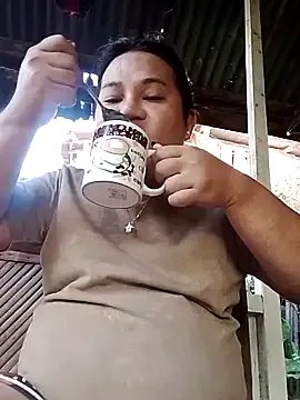 Andrea0414 on StripChat