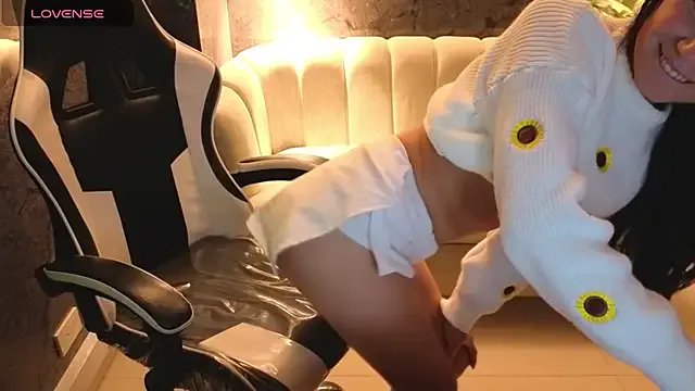 Andrea_Tx on StripChat