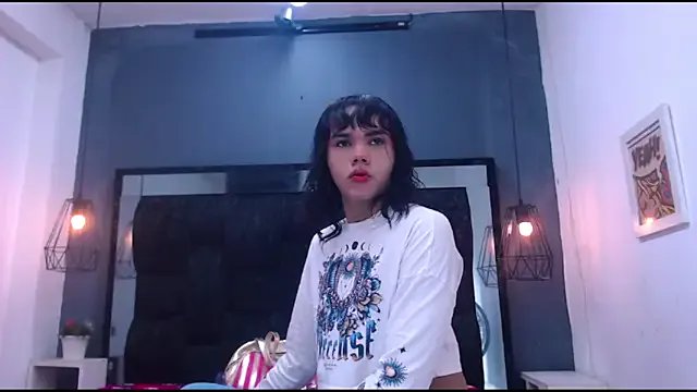 AndreaGil_ on StripChat