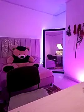 AndreaKinky on StripChat