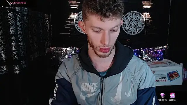 andrewxbi on StripChat