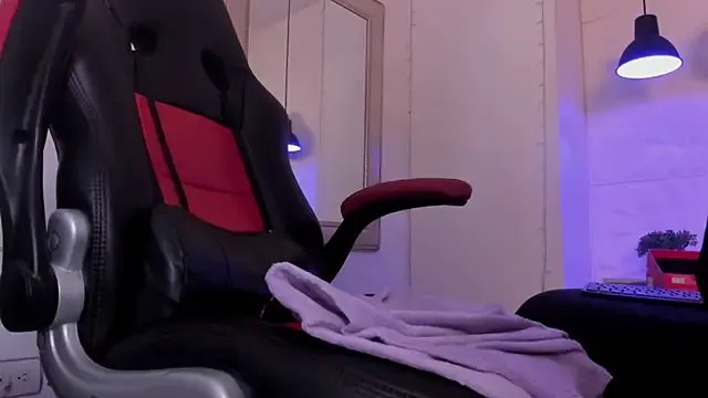 angel_hardy_dl on StripChat