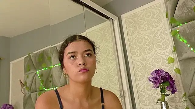 Angela_lovee on StripChat