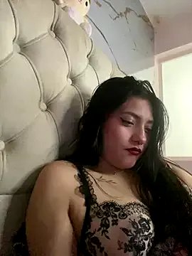 angellique_22 on StripChat
