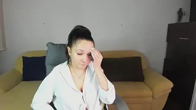 Freechat AngellLika on StripChat