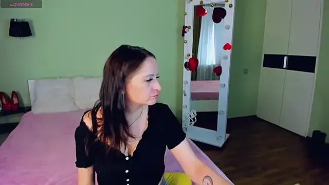 Freechat AngellLika on StripChat