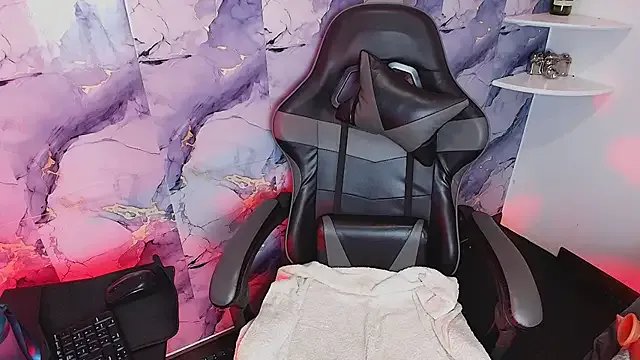 AngelThroatt on StripChat