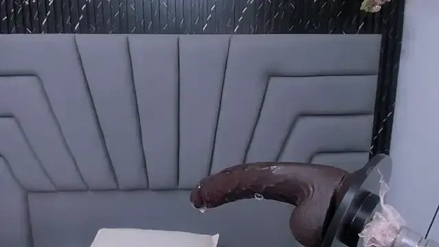 Angie_Will on StripChat