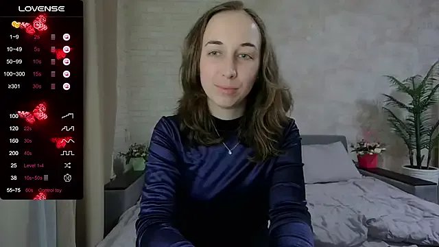 Anika_bloom on StripChat