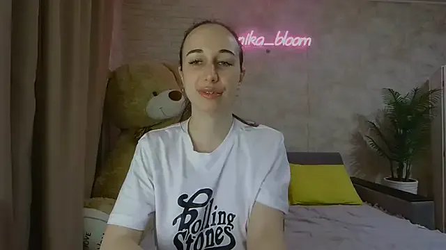 Anika_bloom on StripChat
