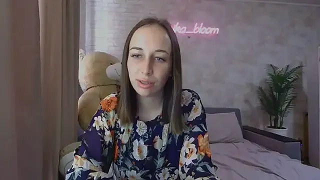 Anika_bloom on StripChat