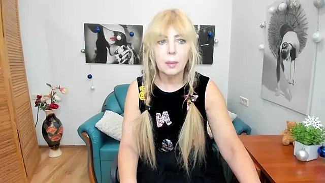 Anna_Diax on StripChat