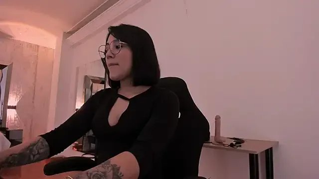 AnnaraLein on StripChat