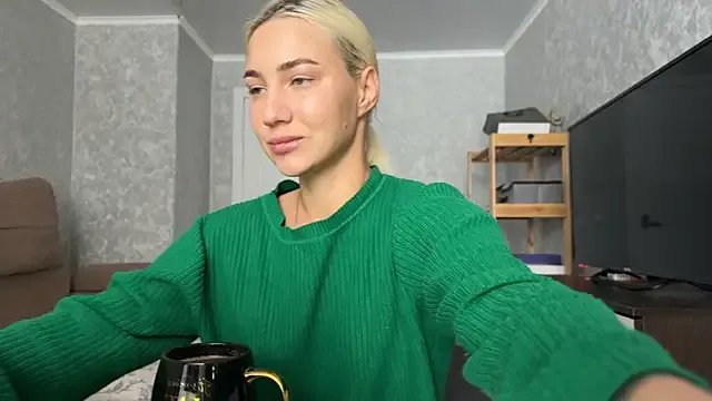 AnneBall on StripChat