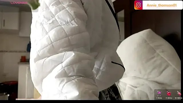 annie_thomson00 on StripChat