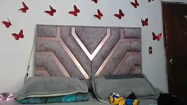 Anny-Fox on StripChat