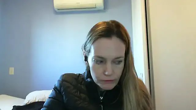 Annylove1 on StripChat