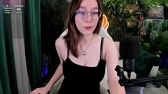 Private AnnyNextDoor on StripChat