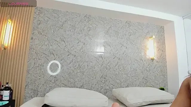 Antonella_west on StripChat