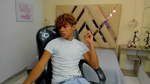StripChat Anyelo_Twink is Freechat Anyelo_Twink — Cum Show