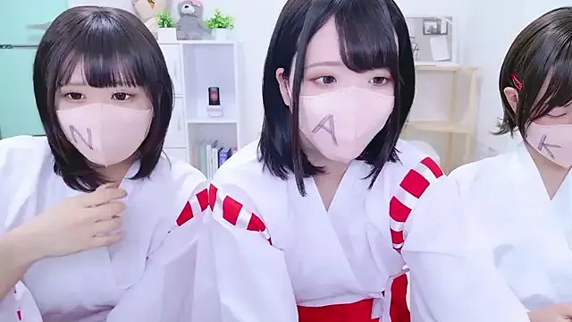 Anzu_xx on StripChat