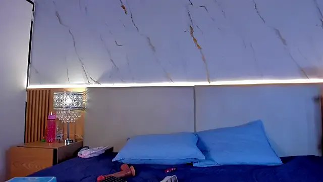 april_grey11 on StripChat