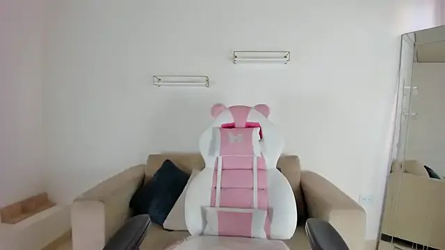 april_smiith on StripChat