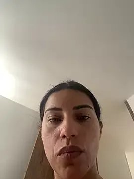 Arenne_rouse on StripChat