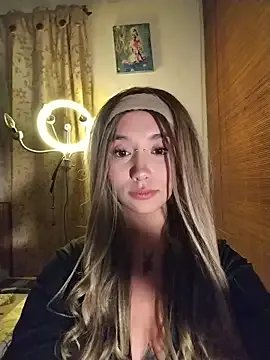 Ariana_bb on StripChat