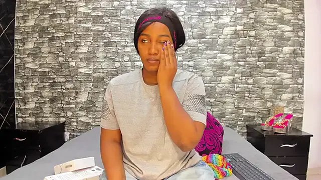 ArianaBlackk on StripChat