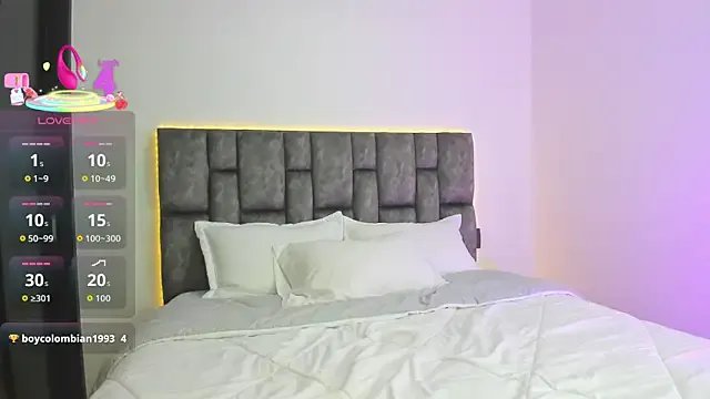 arianna_000 on StripChat