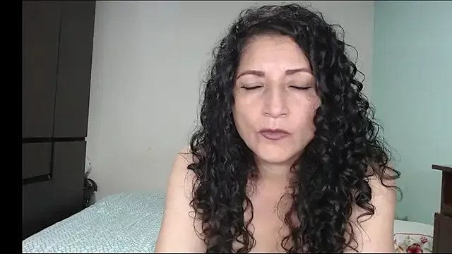 Freechat arianna_ros3 on StripChat