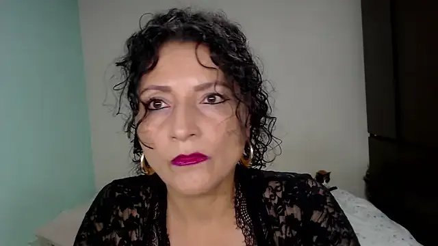 Freechat arianna_ros3 on StripChat