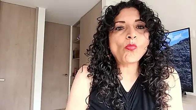 Freechat arianna_ros3 on StripChat