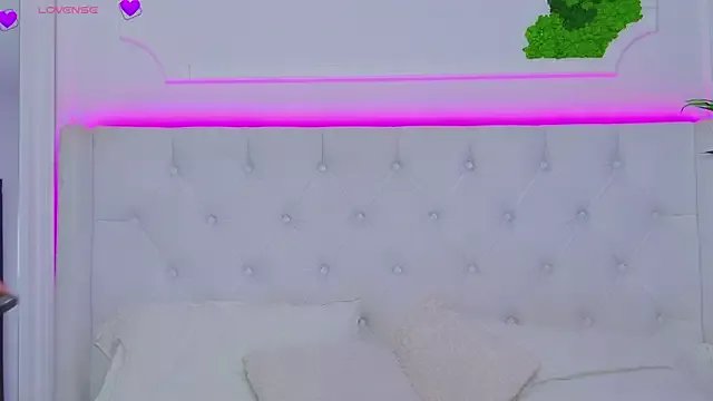 AriannaSins on StripChat