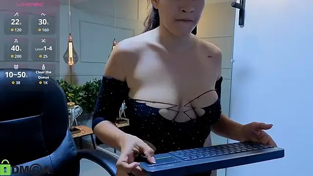 ArielBlossom___ on StripChat